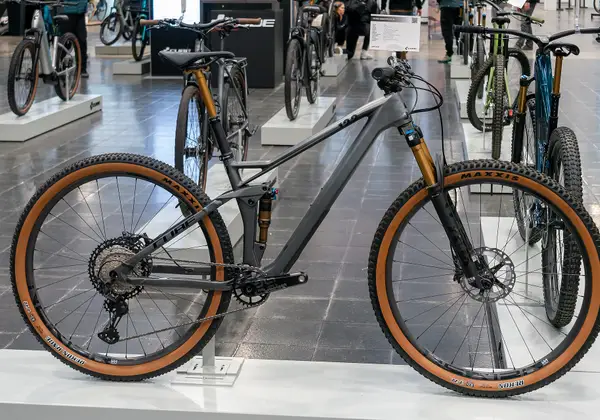 VTT tout suspendu